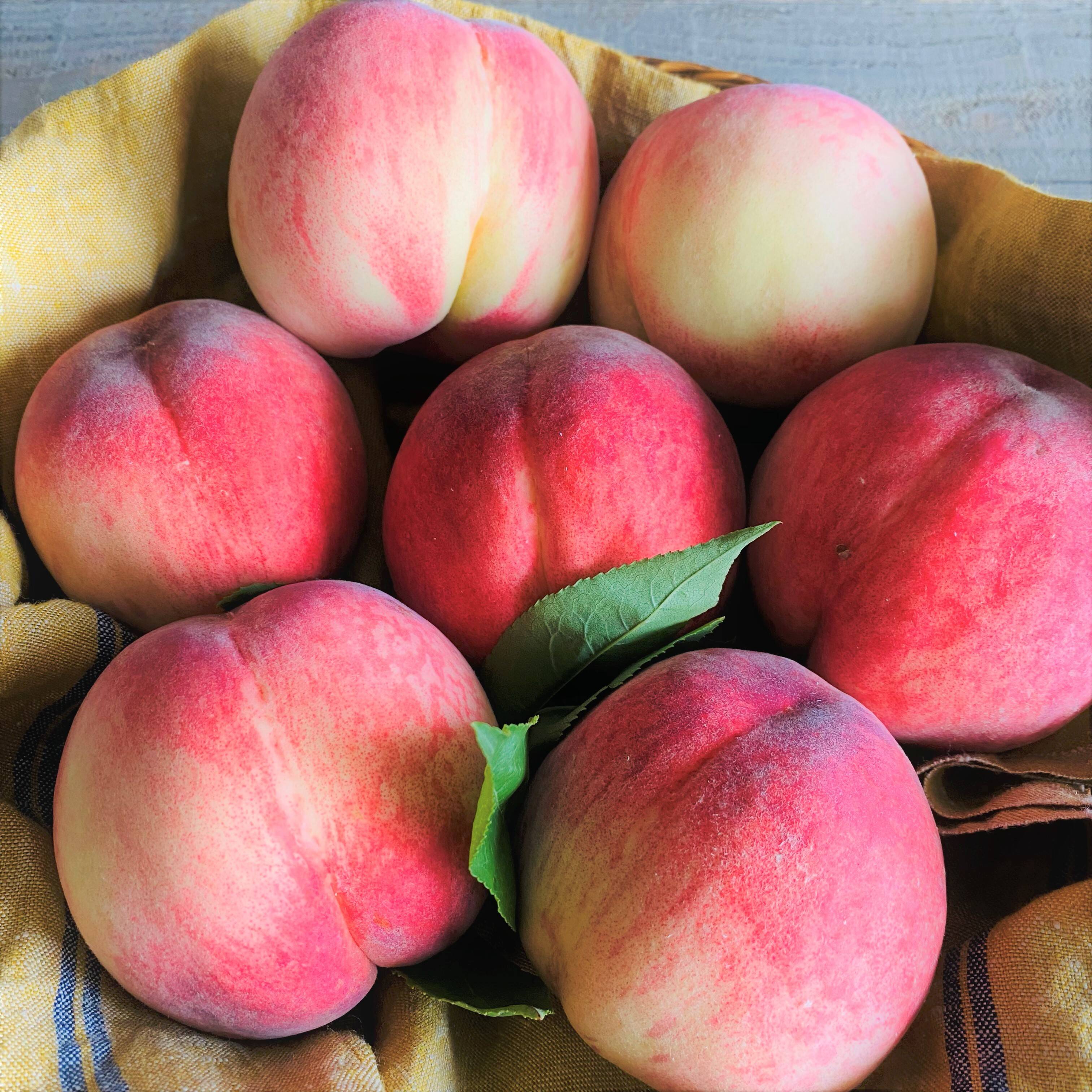 桃　4キロ箱　家庭用　山梨の桃　peach