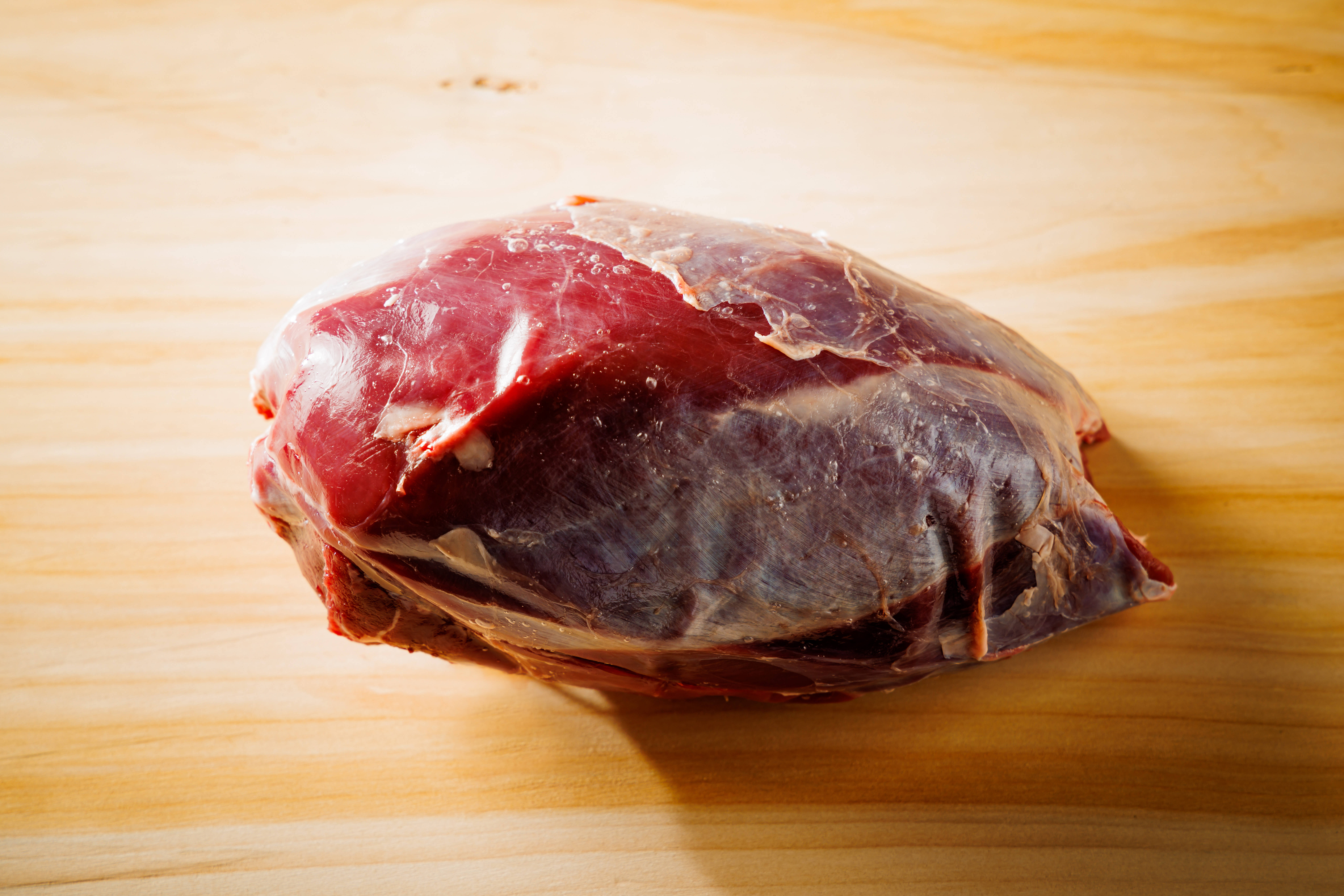 京都美山】天然鹿肉 芯玉 ブロック【約700g】：京都府産の鹿肉｜食べ
