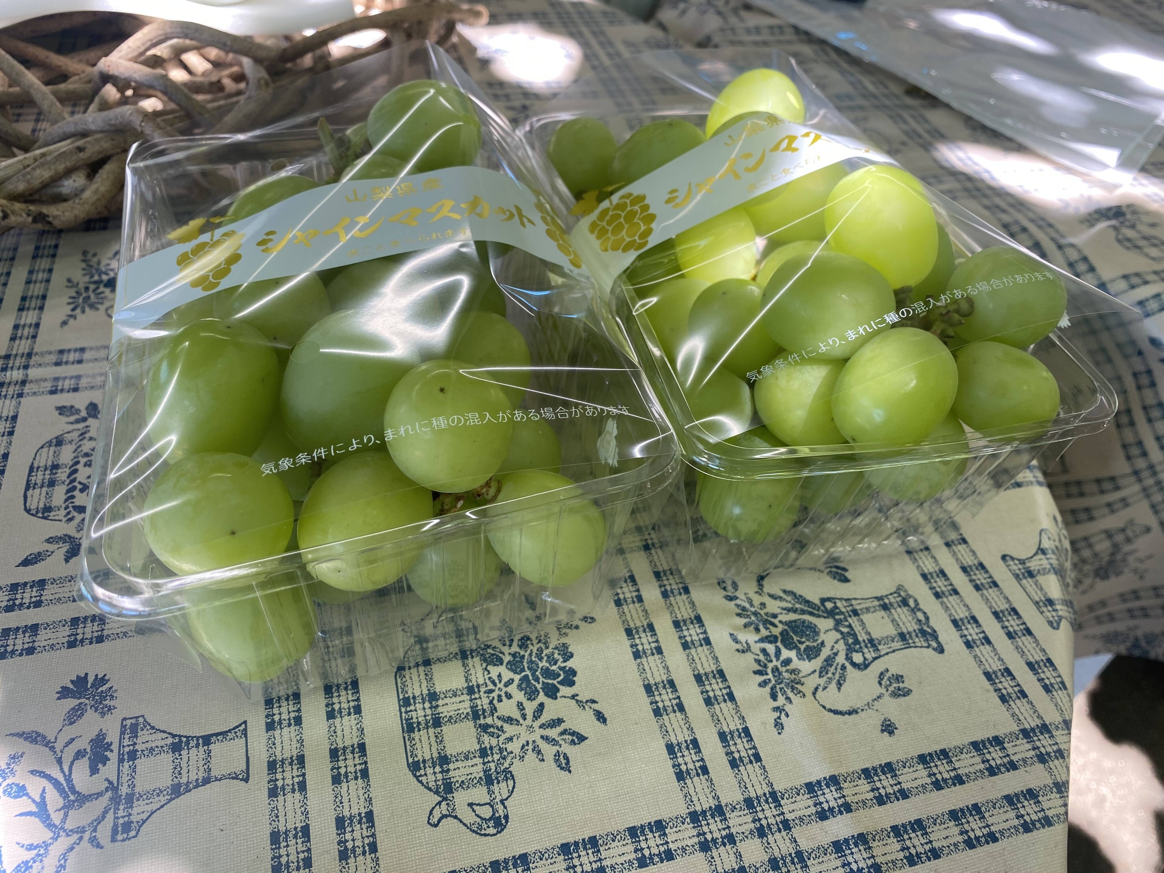 山梨県産シャインマスカット パック500g×2個：山梨県産の