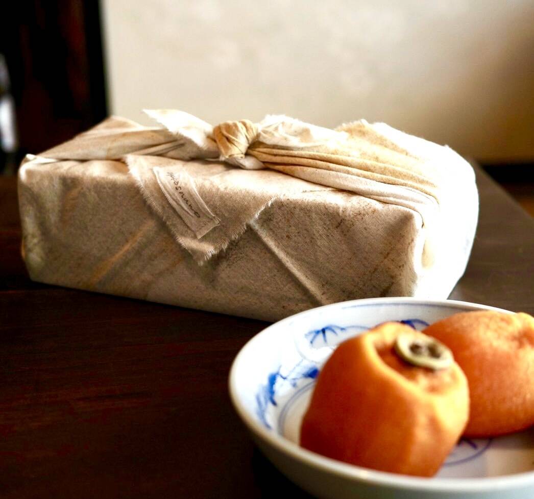 数量限定】自然栽培あんぽ柿 桐箱＆柿渋染風呂敷 小（300g）：福島県産