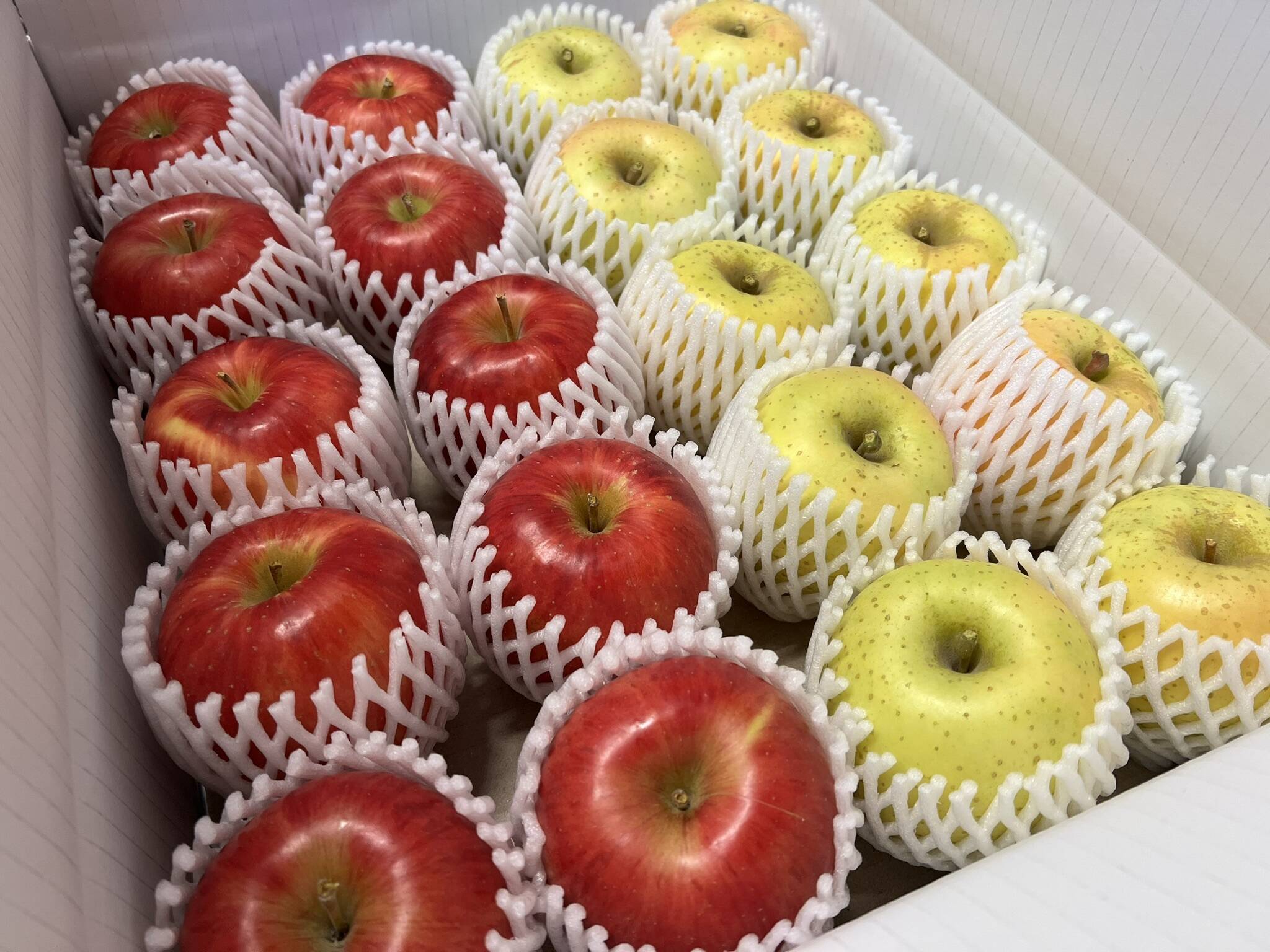 たっぷり「奥州ろまん」6000gほど 発送中🍎【りんごの概念変わります