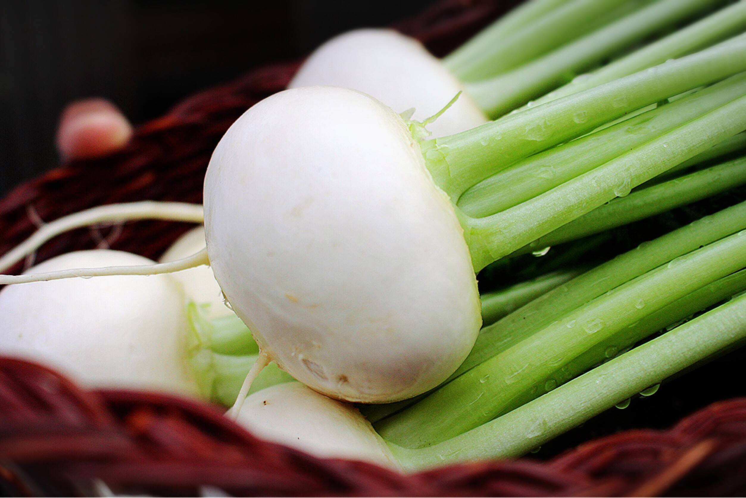 数量限定 葉っぱも食べよう ハウスで育てたやわらかい小かぶ 葉っぱ付き3kg以上 農カード付 新潟県産 食べチョク 農家 漁師の産直ネット通販 旬の食材を生産者直送