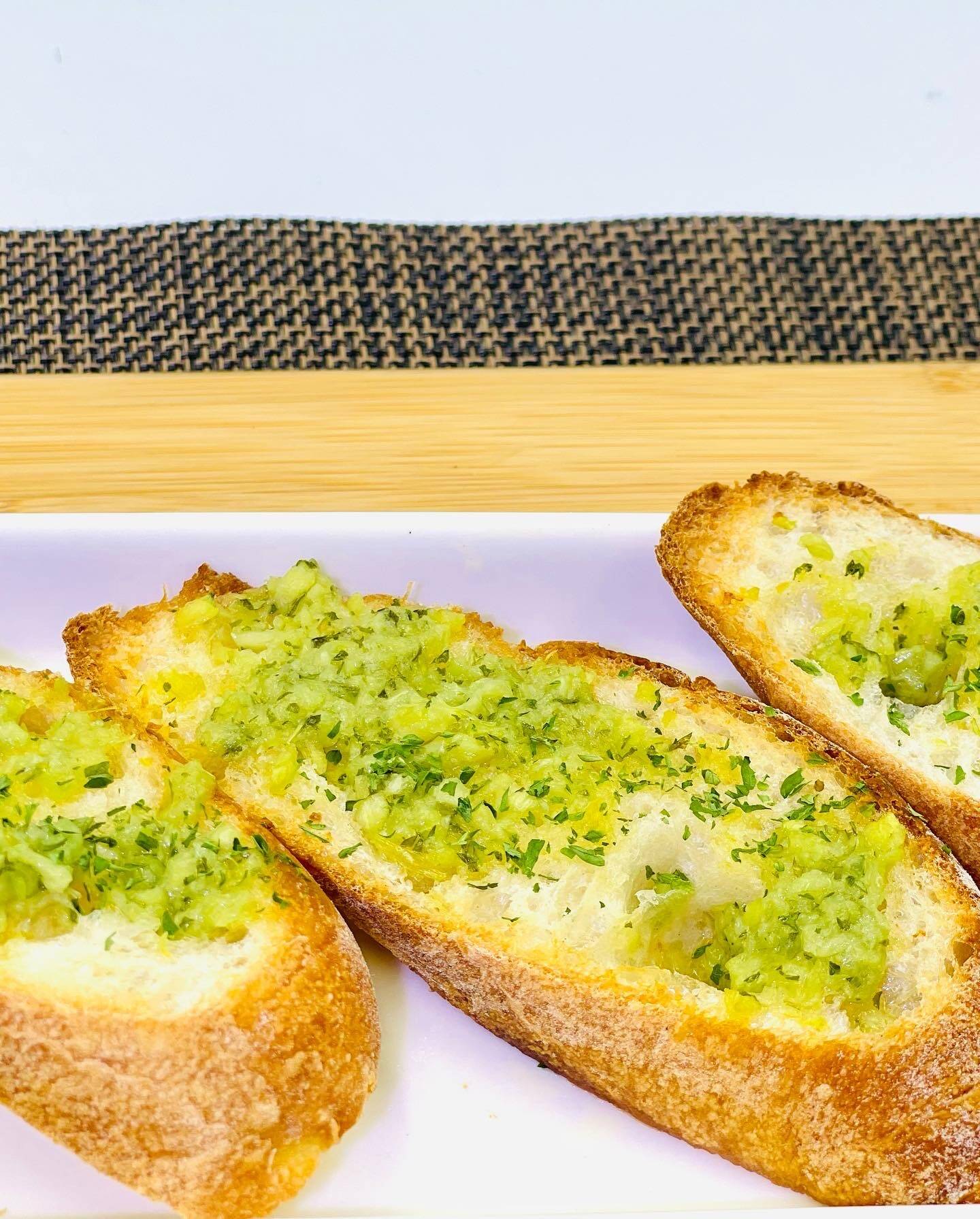 ガリバタトースト