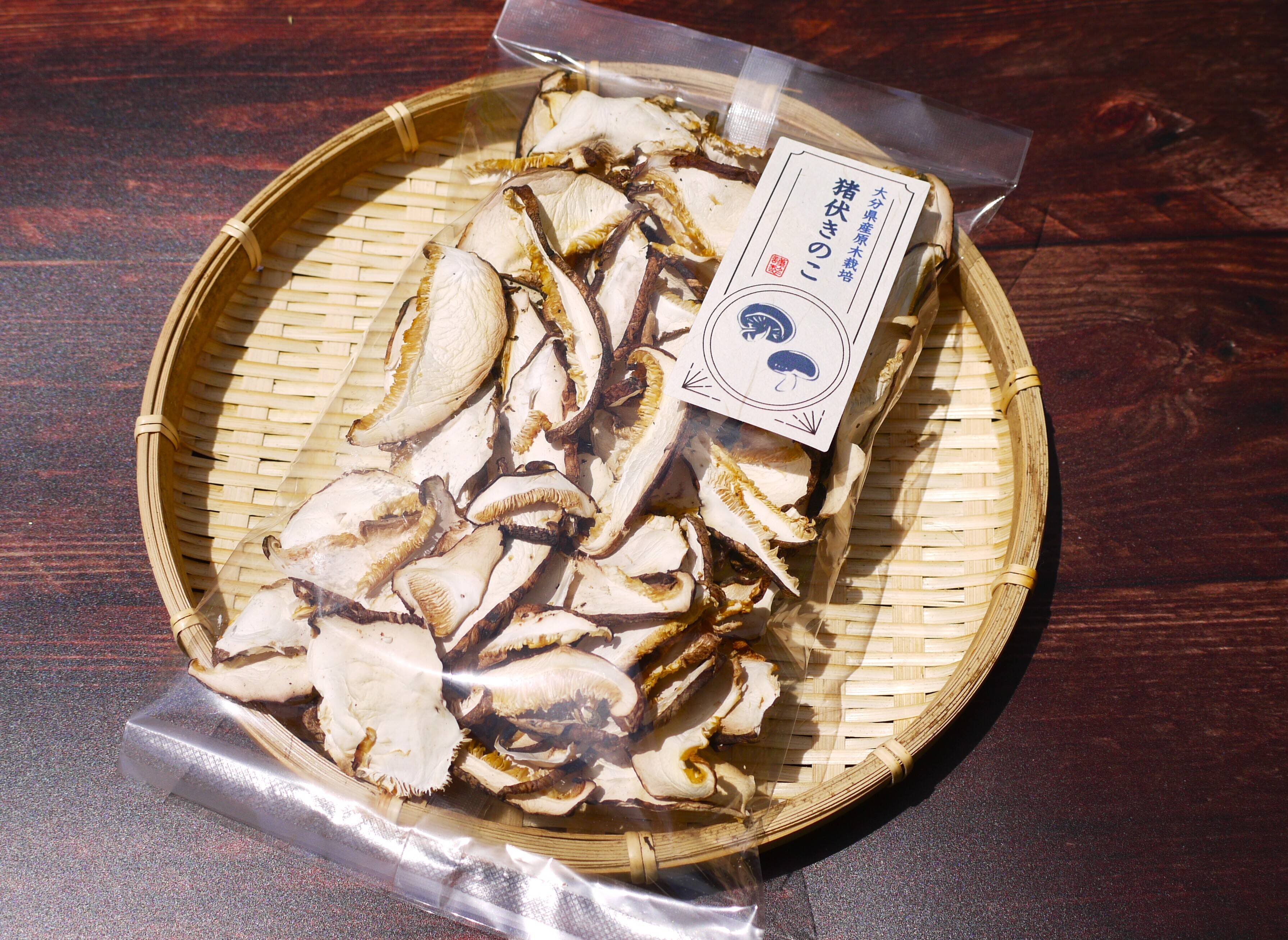 伊豆産原木栽培干し椎茸小割れスライス椎茸1㎏お徳用業務価格卸値！ 伊豆産原木栽培干し椎茸小割れスライス椎茸1㎏お徳用業務価格