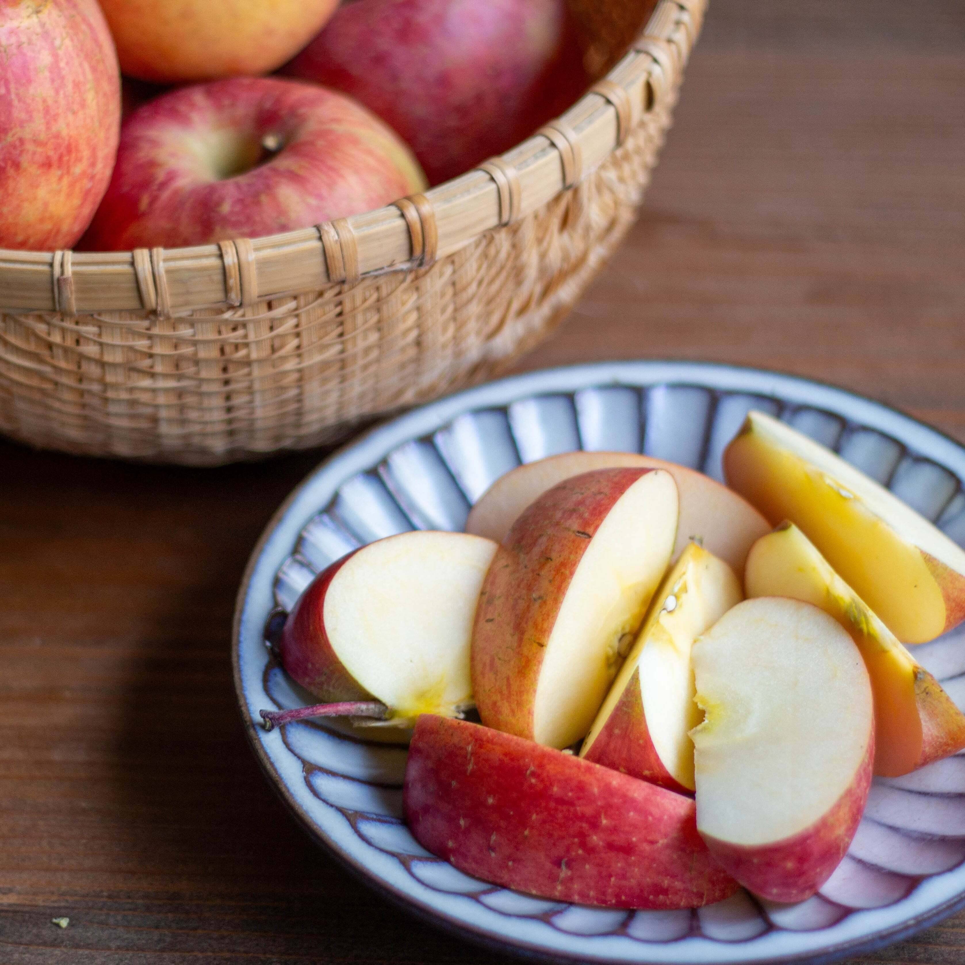 家庭用】サクッとした食感サンふじ・りんご 3キロ：福島県産のふじ