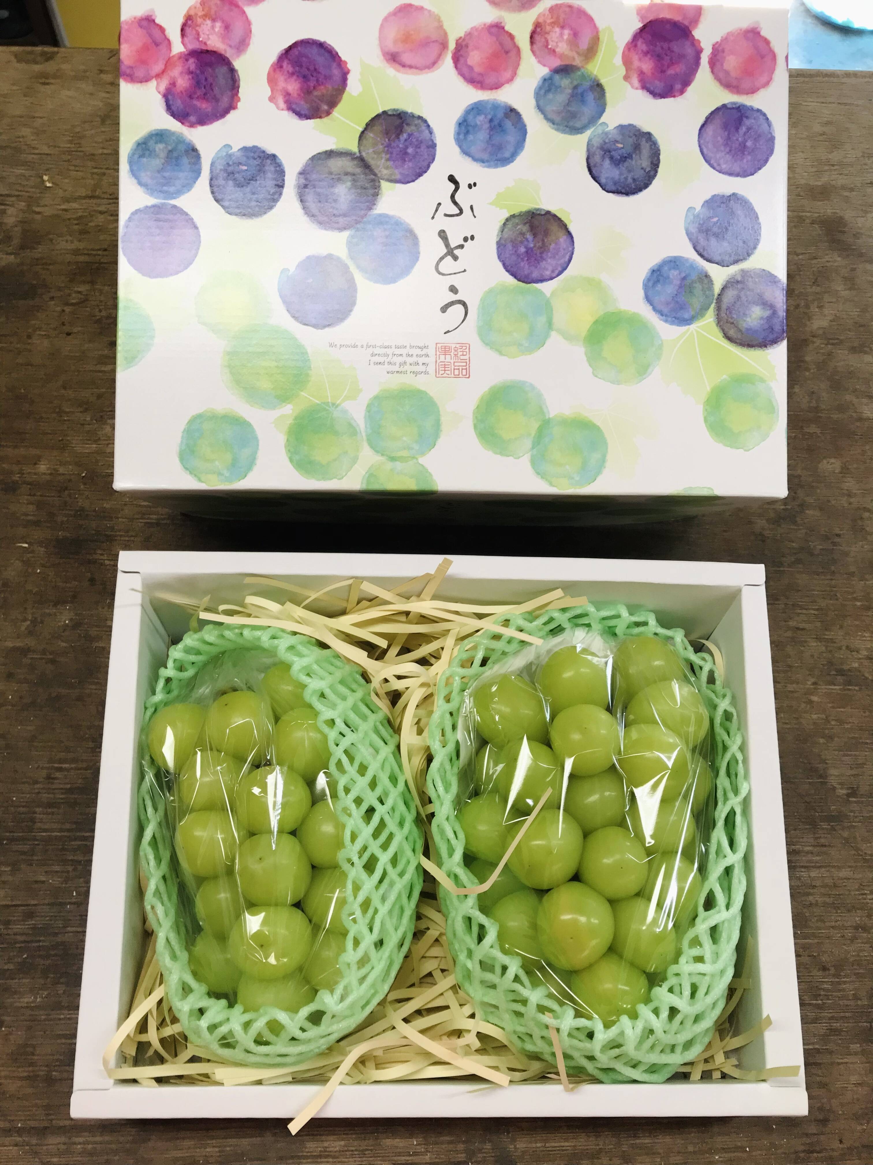 2025年9月中旬頃より収穫予定】大好評 化粧箱入りシャインマスカット