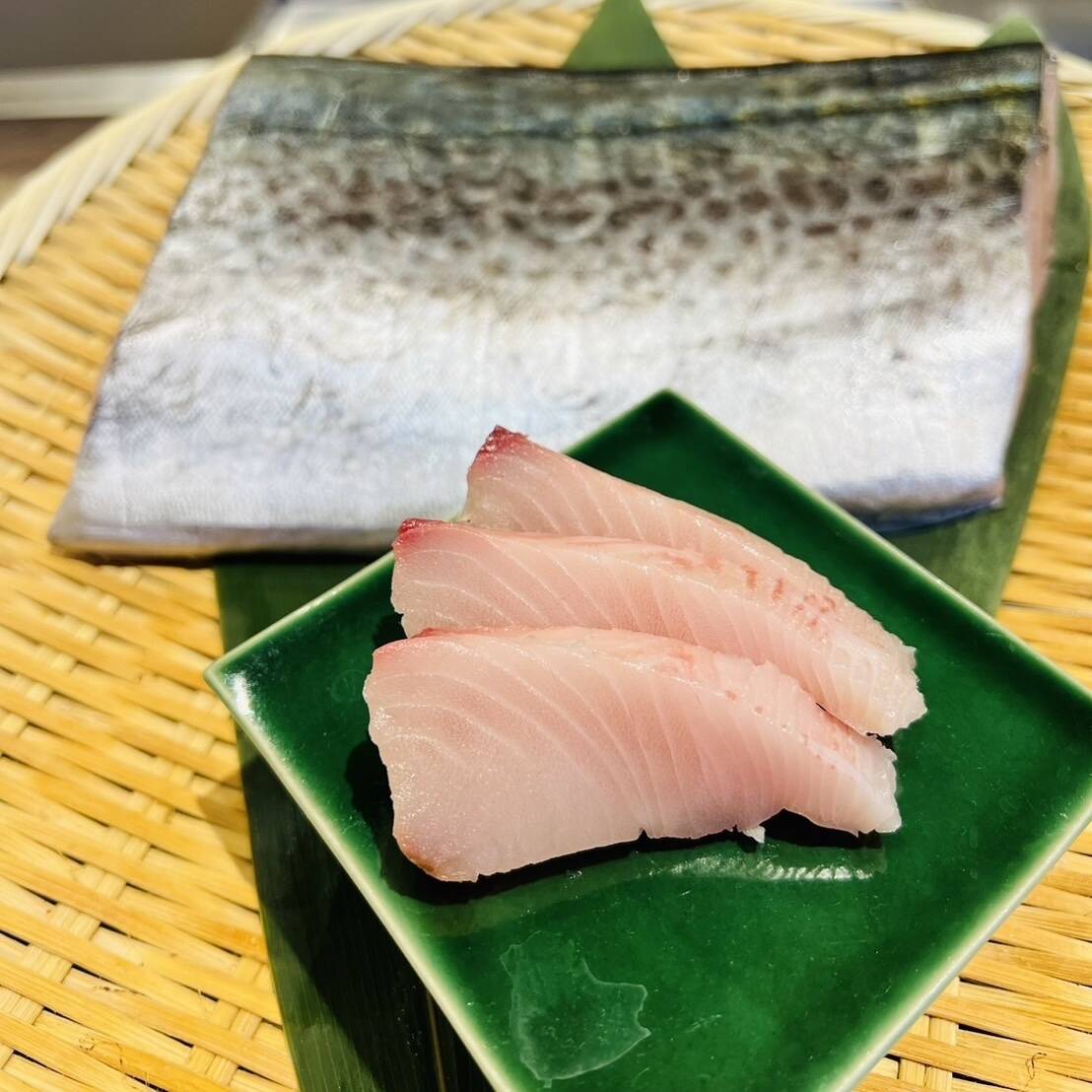 今が旬・三河湾×伊勢湾 【雪鰆】脂10％超 2〜2.5kg 3枚おろし 真空便