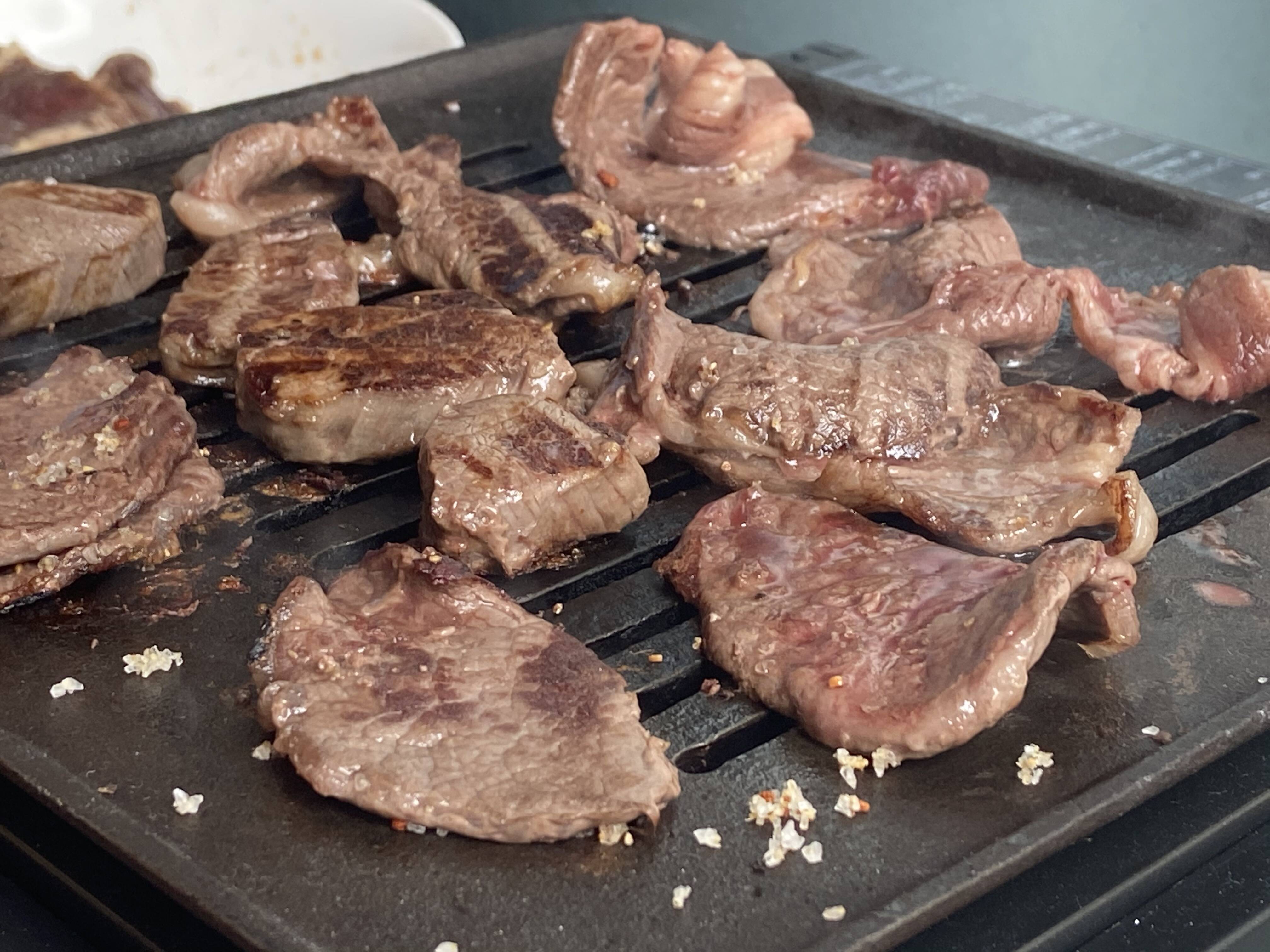 今が旬】十勝のジビエ！畑の作物を食べてしまうから臭みが少ない！とかちエゾ鹿肉の焼肉セット（各200g 6種）【食べ比べ】【夏ギフト】：北海道産の鹿肉｜食べチョク｜産地直送(産直)お取り寄せ通販  - 農家・漁師から旬の食材を直送