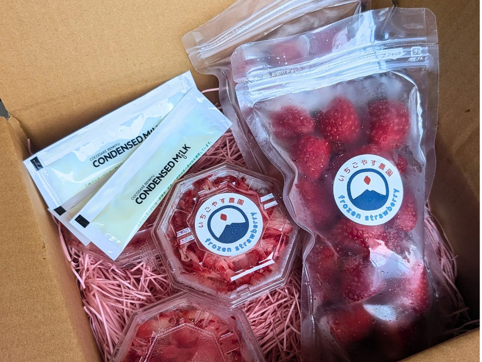 ☆セット販売☆ミニカップけずりいちご練乳付き×3個、完熟冷凍いちご