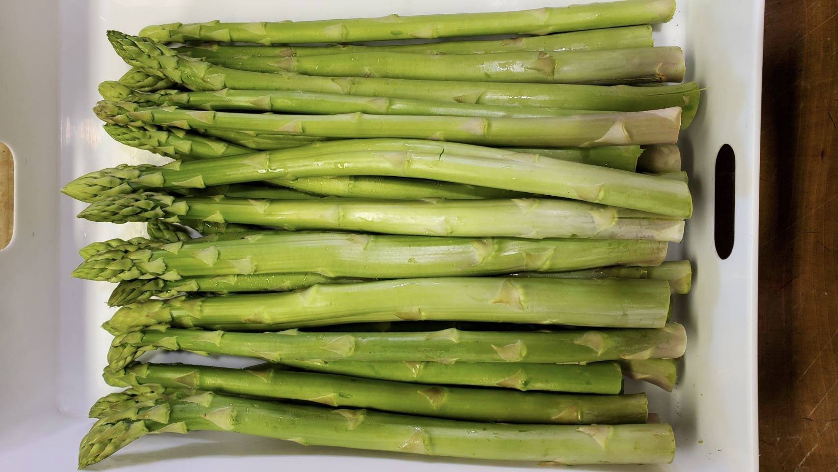 北海道産 訳あり規格外 M～2Lサイズ アスパラ！1.1kg：北海道産の野菜｜食べチョク｜産地直送(産直)お取り寄せ通販 -  農家・漁師から旬の食材を直送