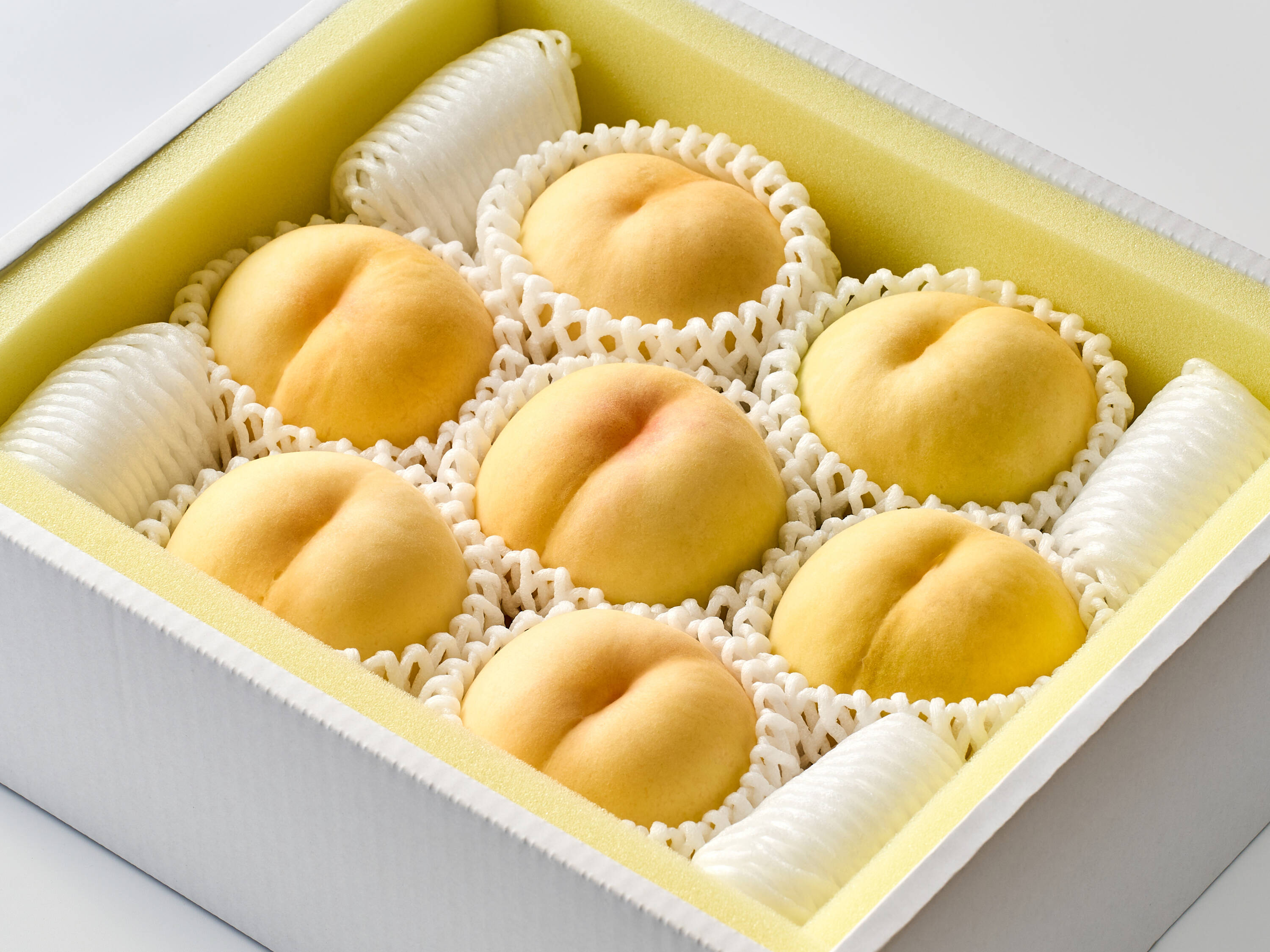 訳あり桃】清水白桃（2kg箱）：岡山県産の白桃｜食べチョク｜産地直送