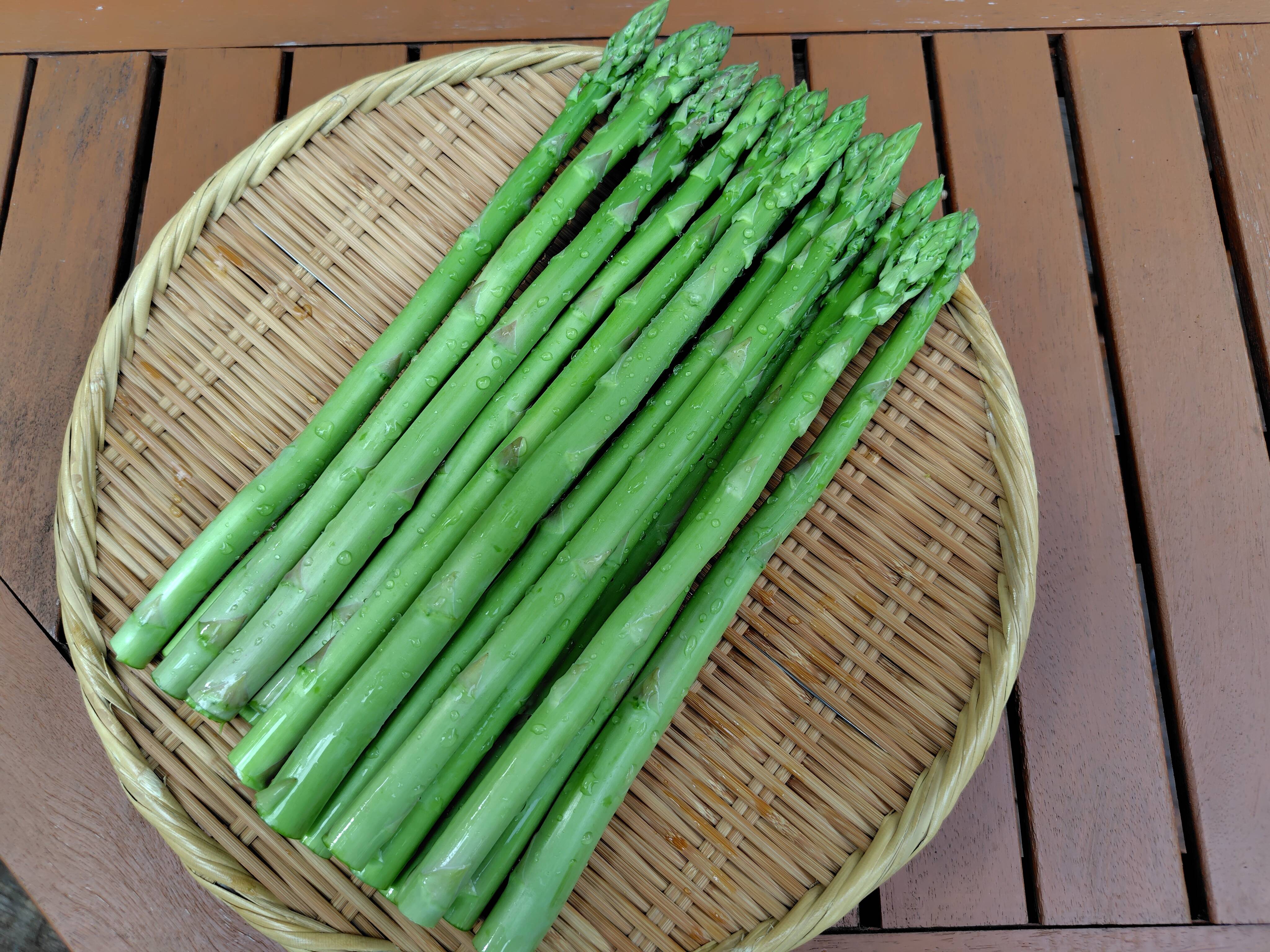 信州白馬で育ったアスパラガス 1㎏：長野県産のスーパーウェルカム