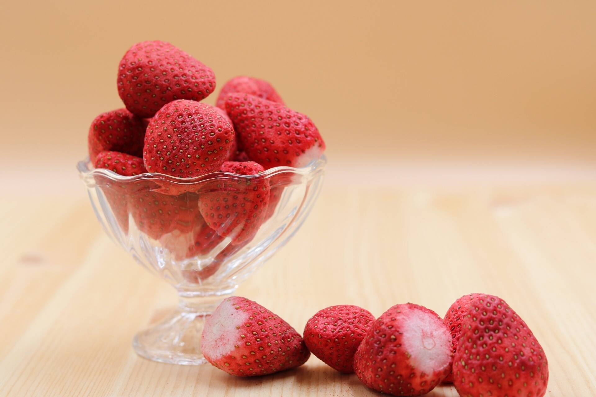 フリーズドライいちご やよいひめ サクッと食感 おやつのトッピングに 岐阜県産 食べチョク 農家 漁師の産直ネット通販 旬の食材を生産者直送