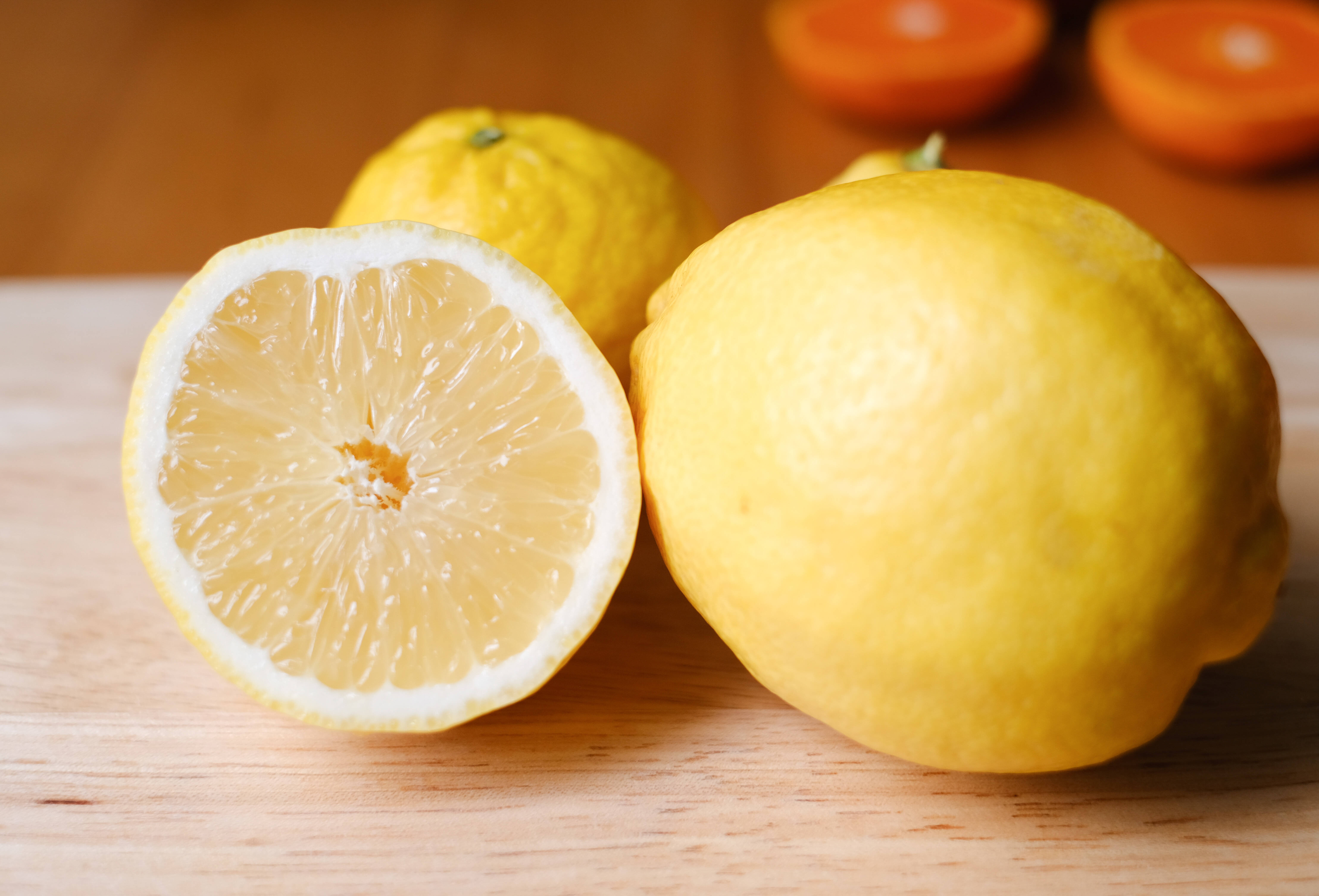 種がないジューシーレモン箱込約1㌔ 殿堂入り記念価格：愛媛県産の