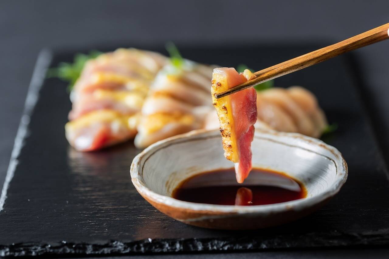 黒さつま鶏！鶏刺しセット（4パック計600g＋醤油）：鹿児島県産の