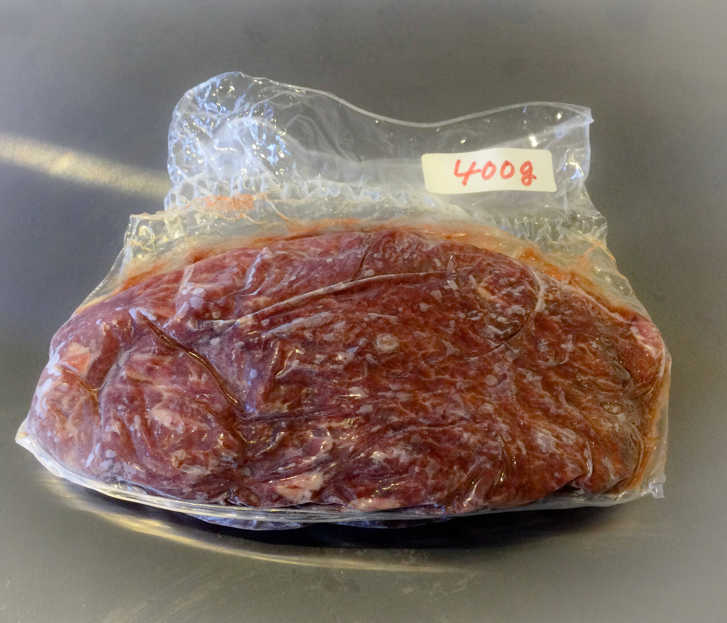 但馬うし 経産牛かねふく号のもも肉ブロック 1kg ローストビーフにおススメです 薄めのブロックにて割引出品中です 兵庫県産 食べチョク 農家 漁師の産直ネット通販 旬の食材を生産者直送