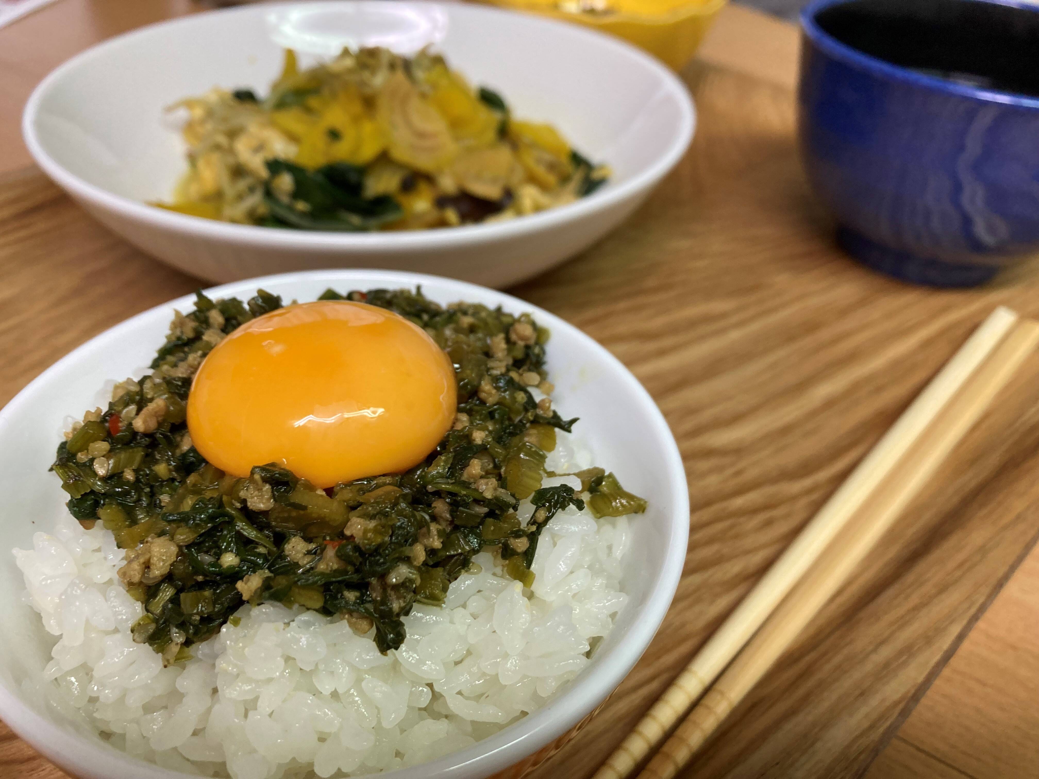 【食品ロス削減】ビーツの葉とひき肉のピリ辛炒め