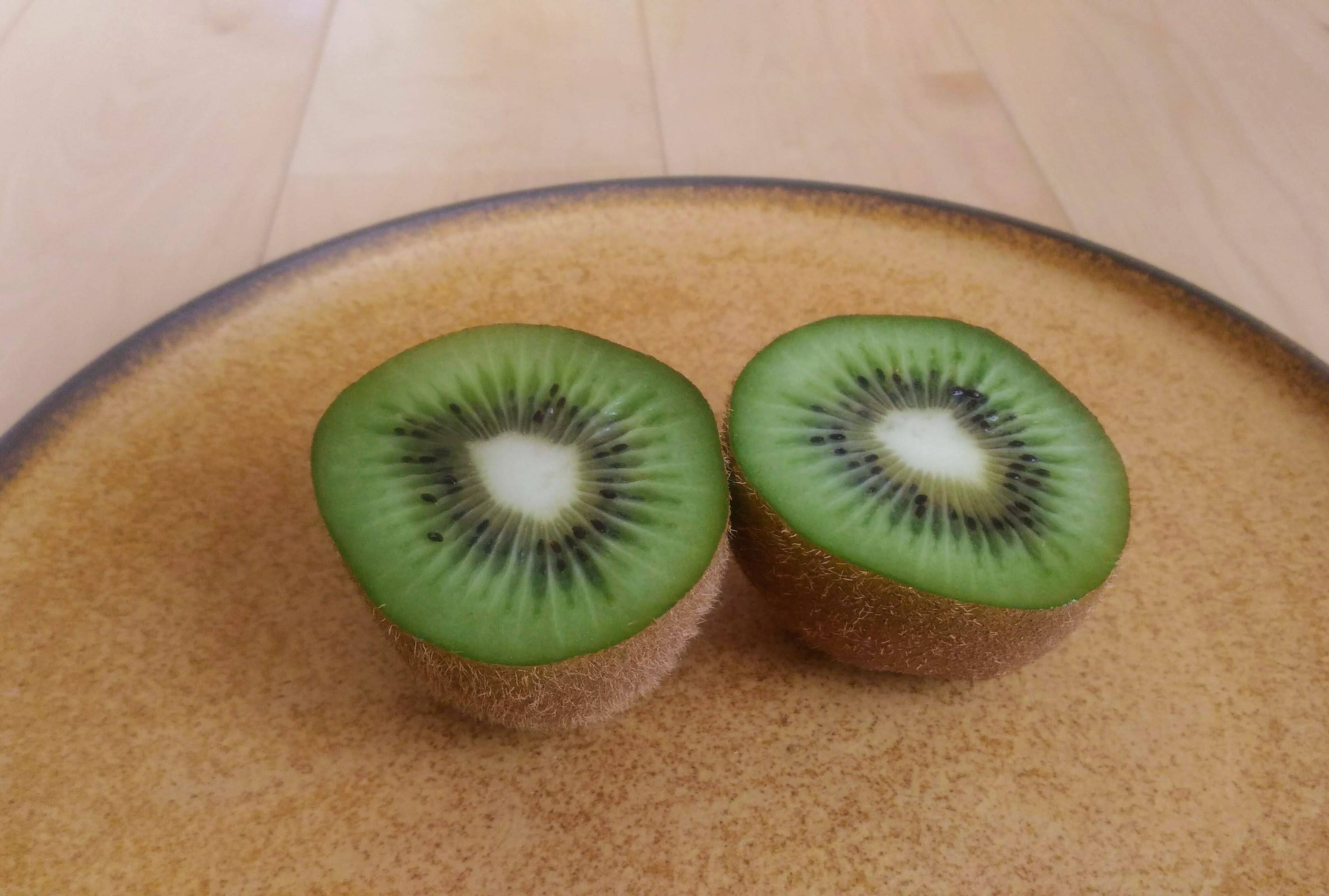 爽やかジューシー・グリーンキウイ【ヘイワード】：愛知県産の果物｜食べチョク｜産地直送(産直)お取り寄せ通販 - 農家・漁師から旬の食材を直送