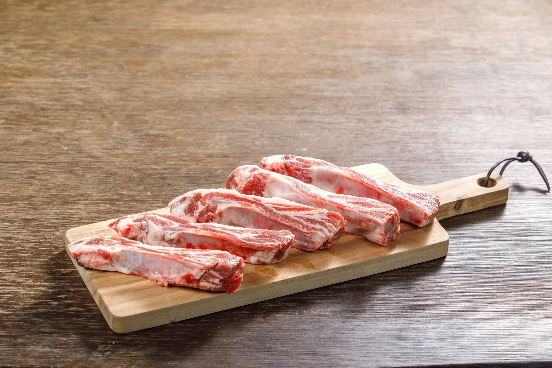 期間限定10％off】BBQや煮込みに！お得用！【萩むつみ豚骨付き