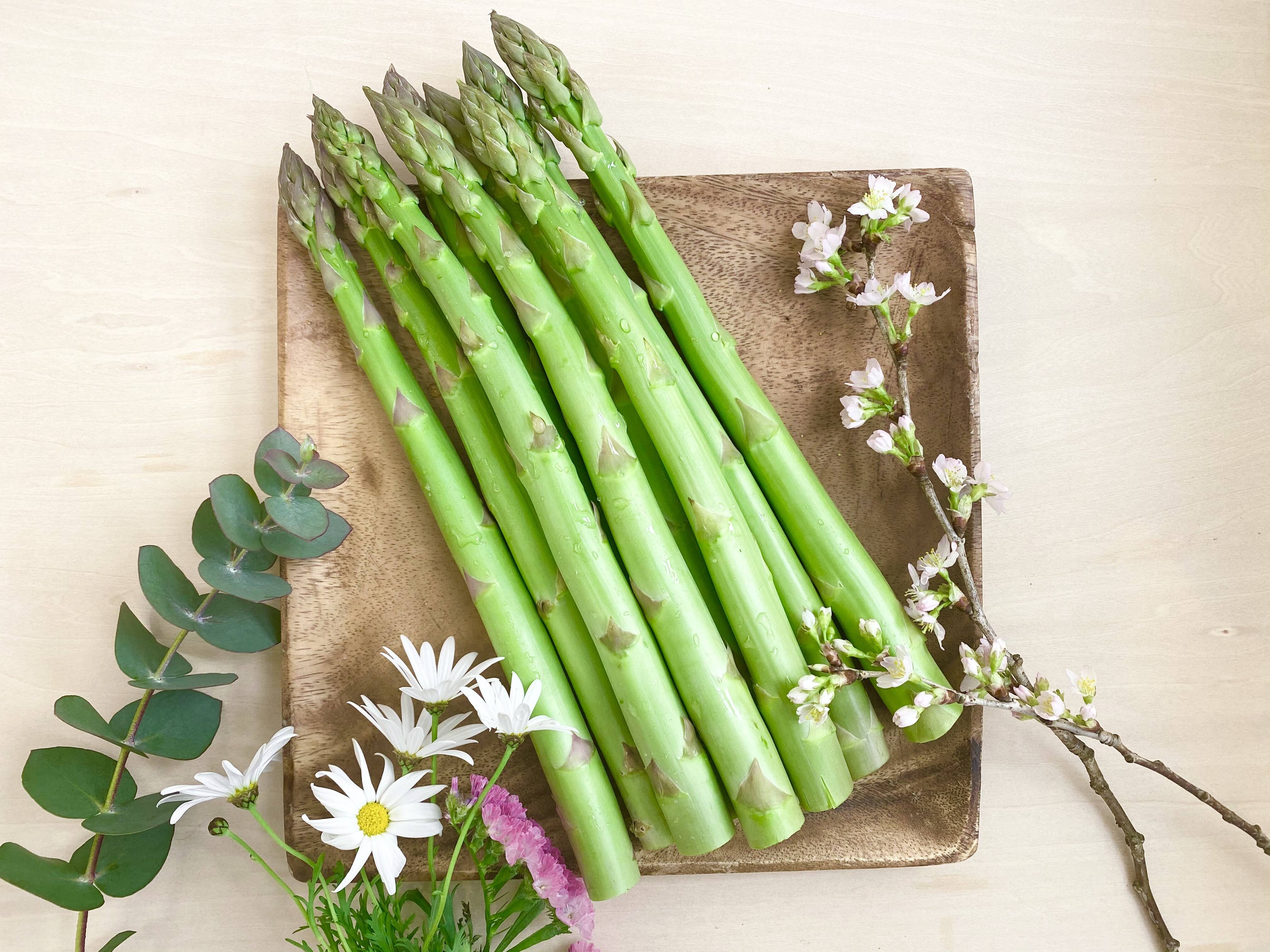 ミシュランガイド掲載店使用 東北アルプスの伏流水で育てた 新潟県産 Lサイズ アスパラガス 500g 新潟県産 食べチョク 農家 漁師の産直ネット通販 旬の食材を生産者直送