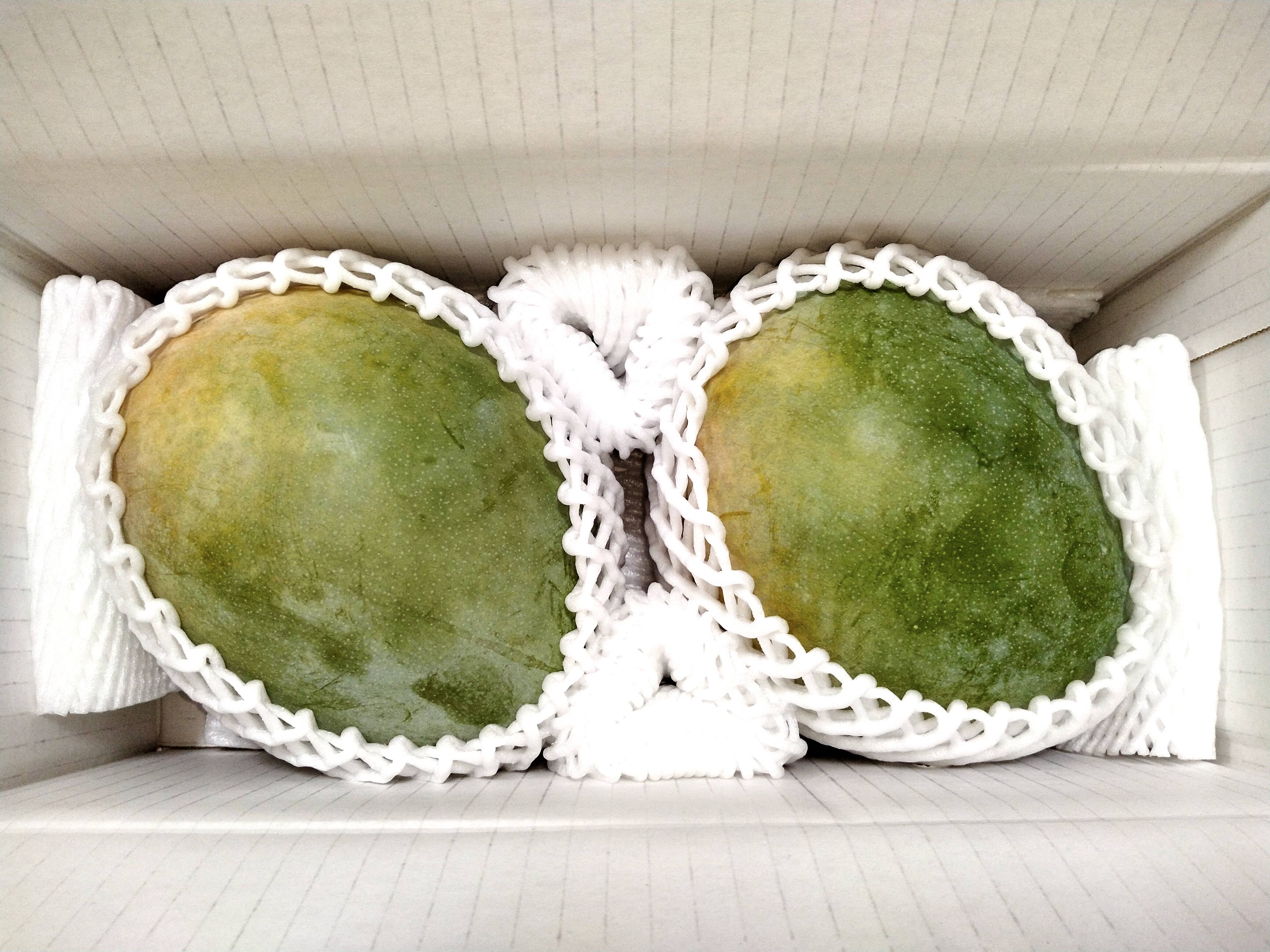 伊江島産キーツマンゴー（家庭用・2kg・2〜3個入り）：沖縄県産の