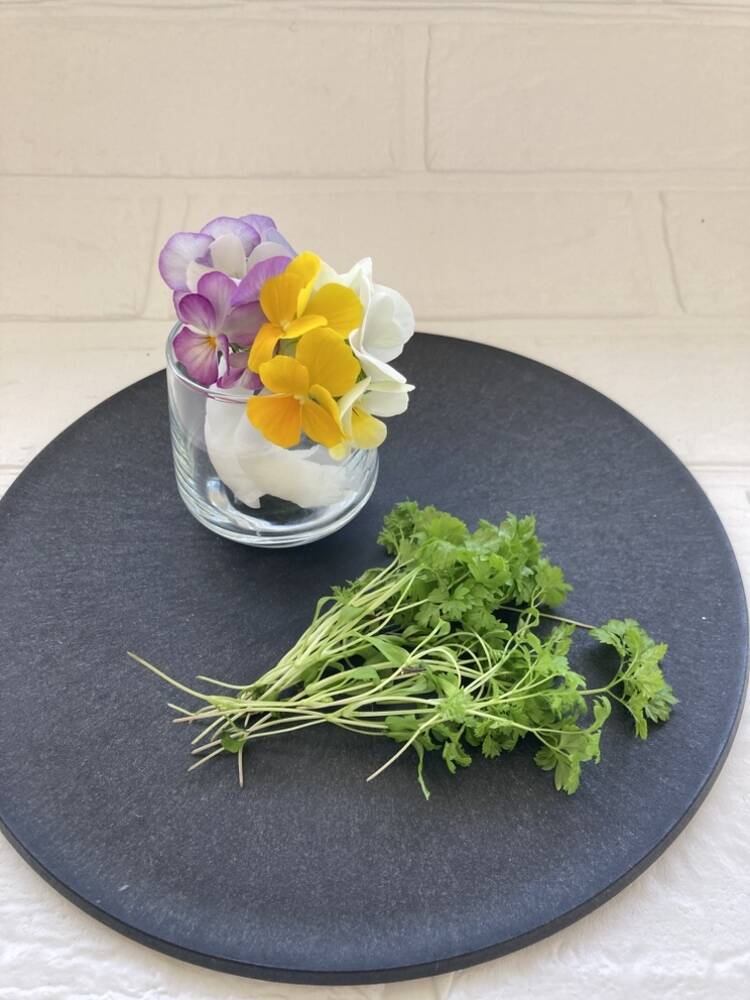 数量限定‼ チャービル2g+エディブルフラワーMIX10輪 セット：岐阜県産