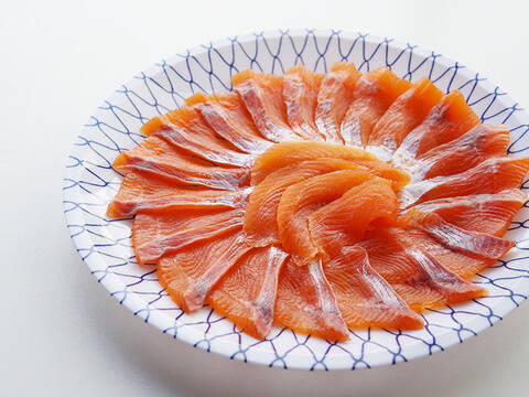 解凍してすぐ食卓へ！ニジマス刺身盛り(180g) ｜白山べに鱒 虹鱒 お