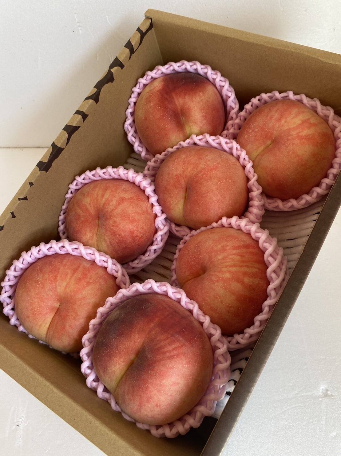 硬め食感！山形県産さくら白桃【2キロ中玉】：山形県産の白桃｜食べ