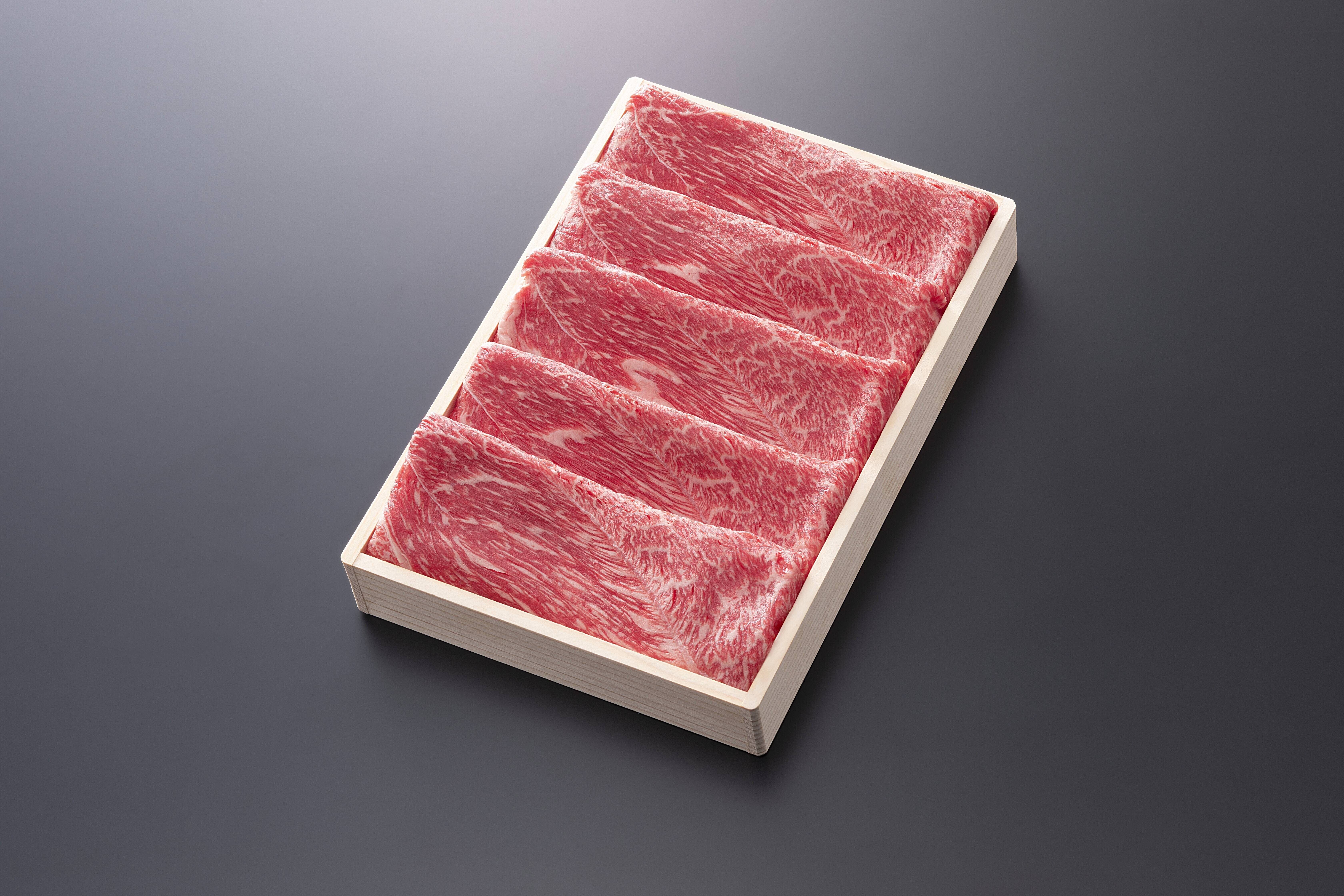 贈答用木箱入り】松阪牛の赤身を味わうなら！松阪牛すき焼き（肩・モモ
