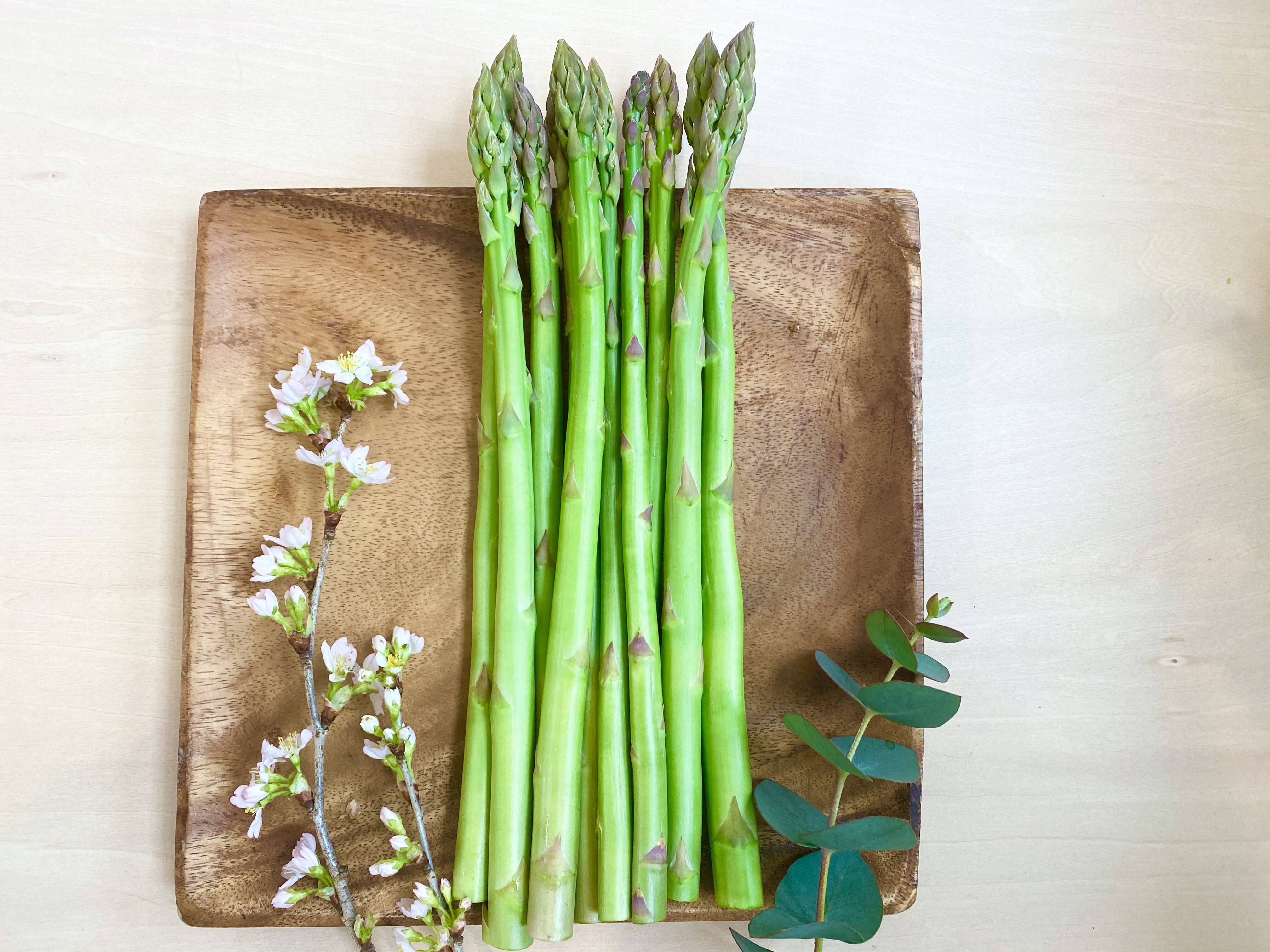 ミシュランガイド掲載店使用 東北アルプス伏流水で育てた 新潟県産 Mサイズ アスパラガス 500g 新潟県産 食べチョク 農家 漁師の産直ネット通販 旬の食材を生産者直送