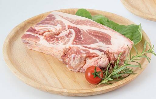 放牧和豚》ウデ 500gブロック【角煮/カレー用】：宮崎県産の黒豚｜食べ