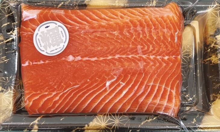 【ぴかりん】ビーフ&ラム・サーモン 60冷凍】刺身がうまい！輝サーモン柵4P800g：秋田県産のサーモン・鮭