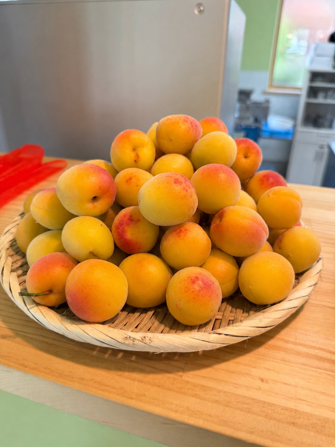 シロップやジャムにおすすめ！完熟南高梅1kg：京都府産の南高梅｜食べ