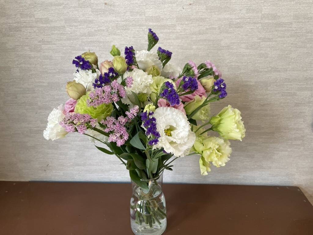 期間限定 長持ち 阿蘇で育った鮮やかなトルコギキョウとスターチスのmixブーケ 熊本県産の花 植物 食べチョク 産地直送 産直 お取り寄せ通販 農家 漁師から旬の食材を直送