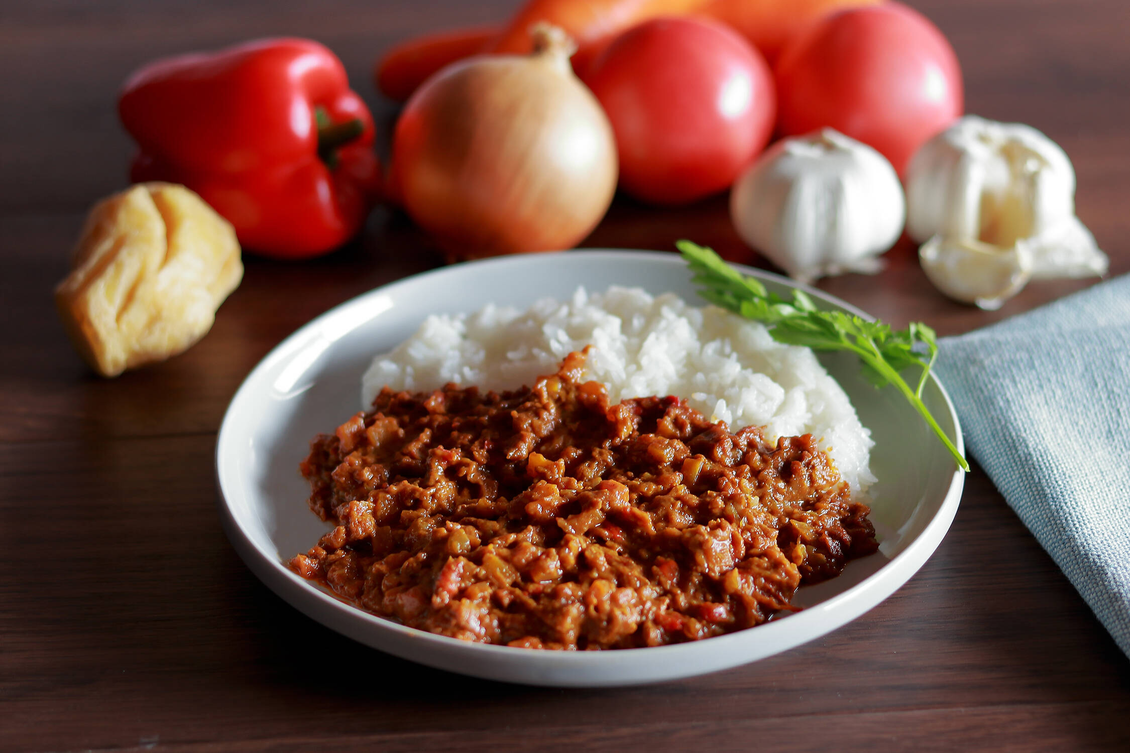 6種の野菜使用】元気豚とたっぷり野菜のスパイシーキーマカレー