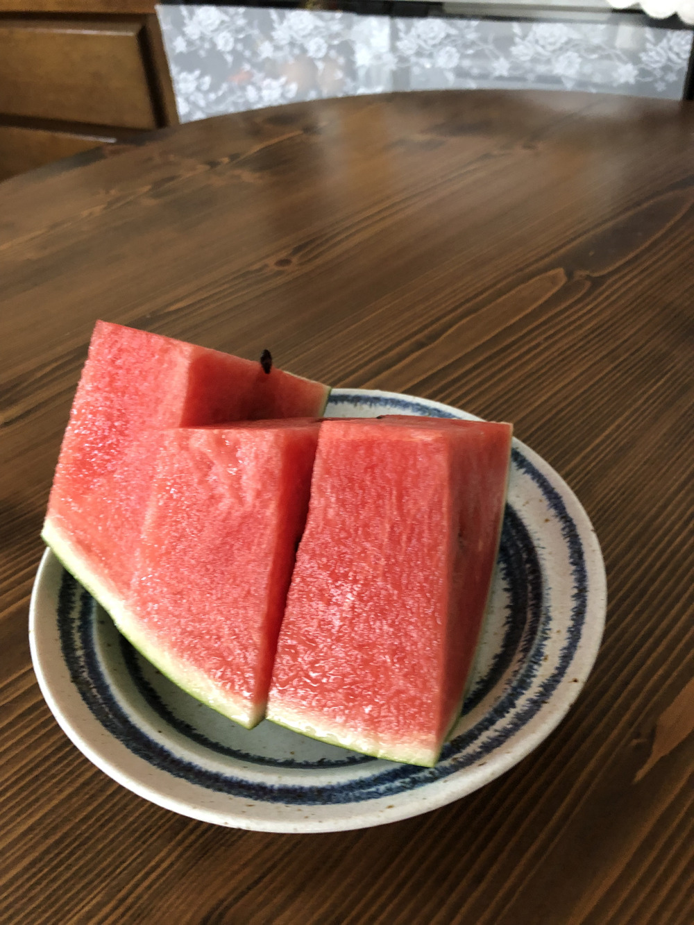 ノンさんが笹原果実さんの1玉サイズ限定 最終セール 増量キャンペーン中 スイカ 1玉約5kg 4 5kg以上を保証 この夏が大切な思い出となる懐かしいスイカの味と香りをあなたへが 届いたよ を投稿しました 食べチョク