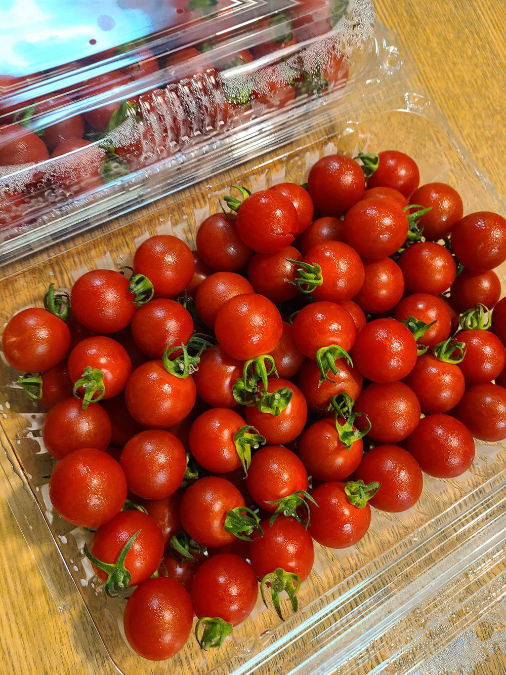 ぱんだままさんがにじまちさんのトマト好きが 恋をする 1000ｇ 2 金赤トマト ﾐﾆﾄﾏﾄが 届いたよ を投稿しました 食べチョク