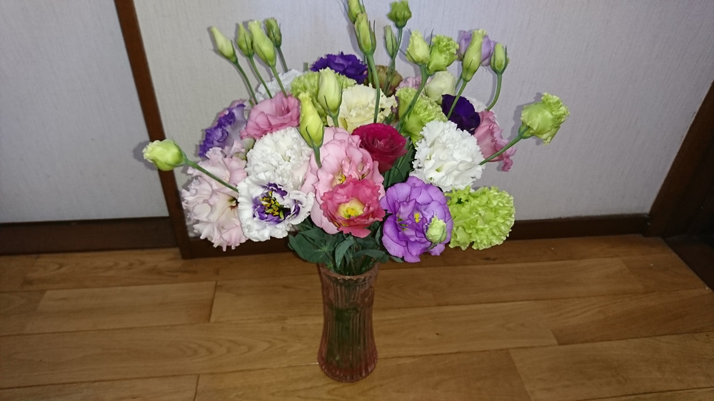 ぴよちゃんさんがフラワーバスケットさんの朝切り 長持ち トルコギキョウ輪が 届いたよ を投稿しました 食べチョク
