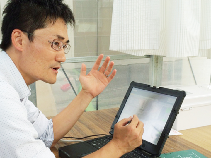 テクノロジーも活用しトマトにとって最適な環境を保ちます。