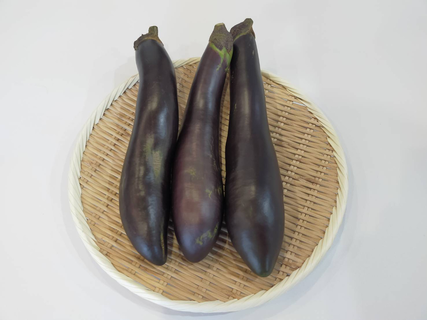 訳アリ品！ふわとろ長なす3kg：静岡県産のふわとろ長｜食べチョク