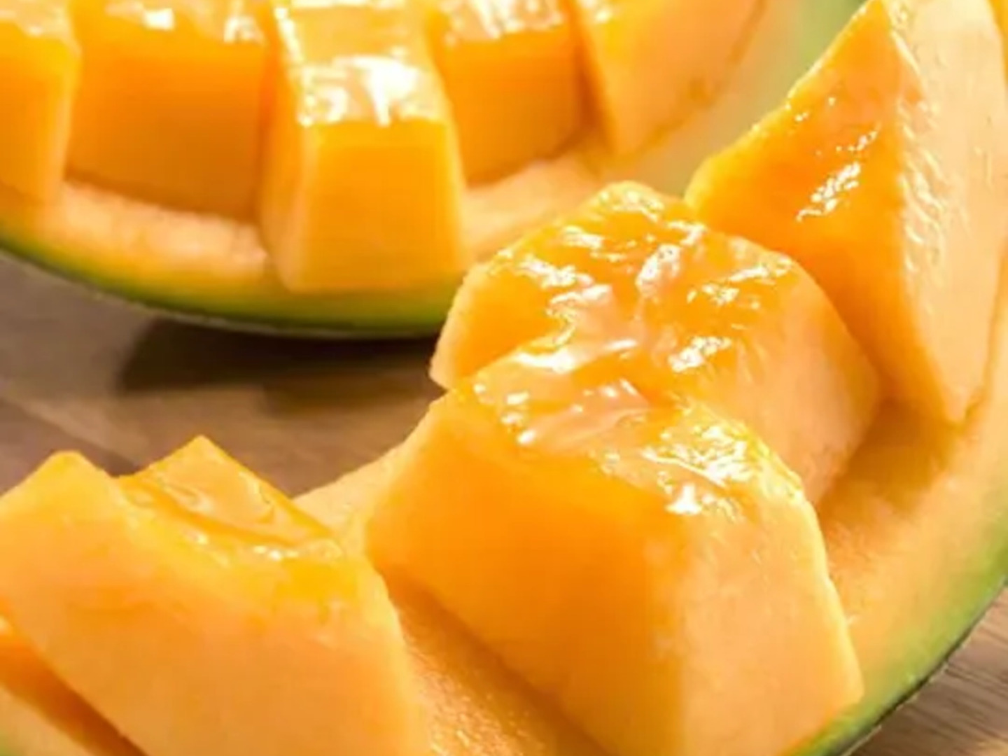 夏ギフト】甘さもサイズもビッグ🍈富良野メロン 赤肉3玉（特大玉