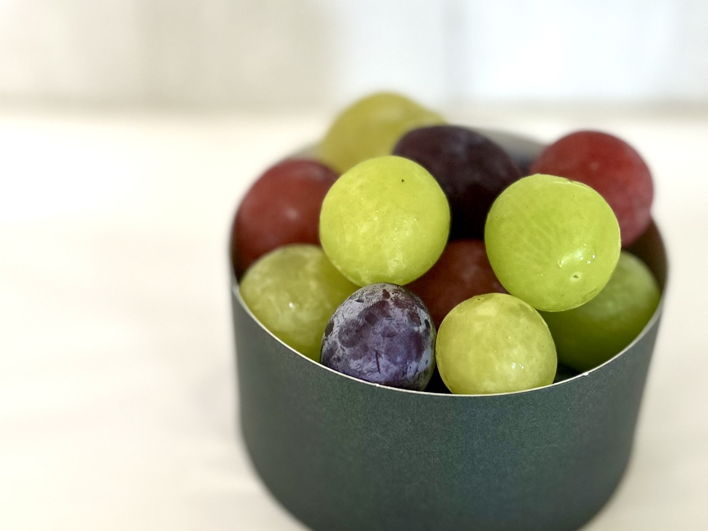 彩り粒ギフト】色とりどりのぶどうのギフトー彩珠ー：大阪府産の