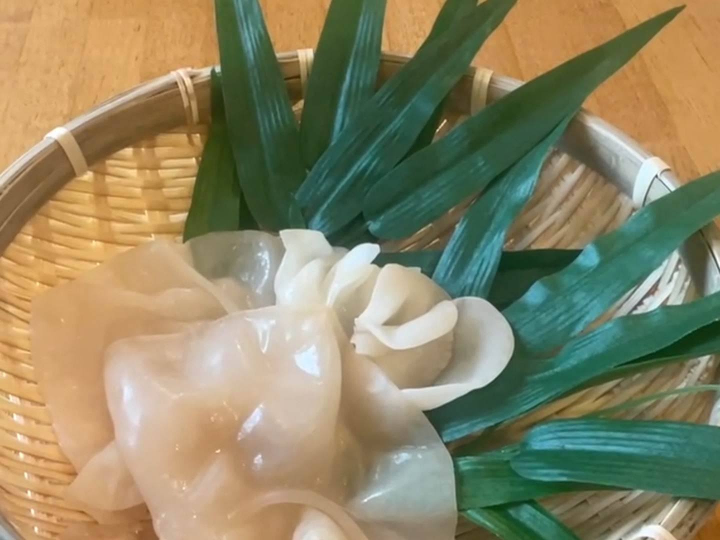 最も 割引 希少な国産 生白いきくらげ 100g×6パック（計600g）美容・健康に その他