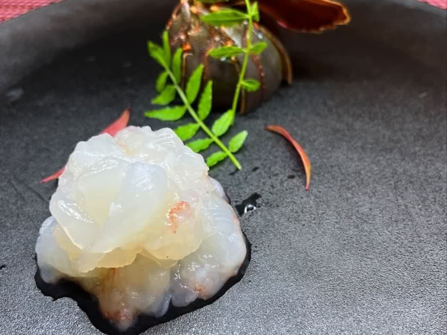 食べてビックリ‼️甘さが増すんです‼️ 活け〆リキッド冷凍伊勢 食べてビックリ‼️甘さが増すんです‼️ 活け〆リキッド冷凍伊勢