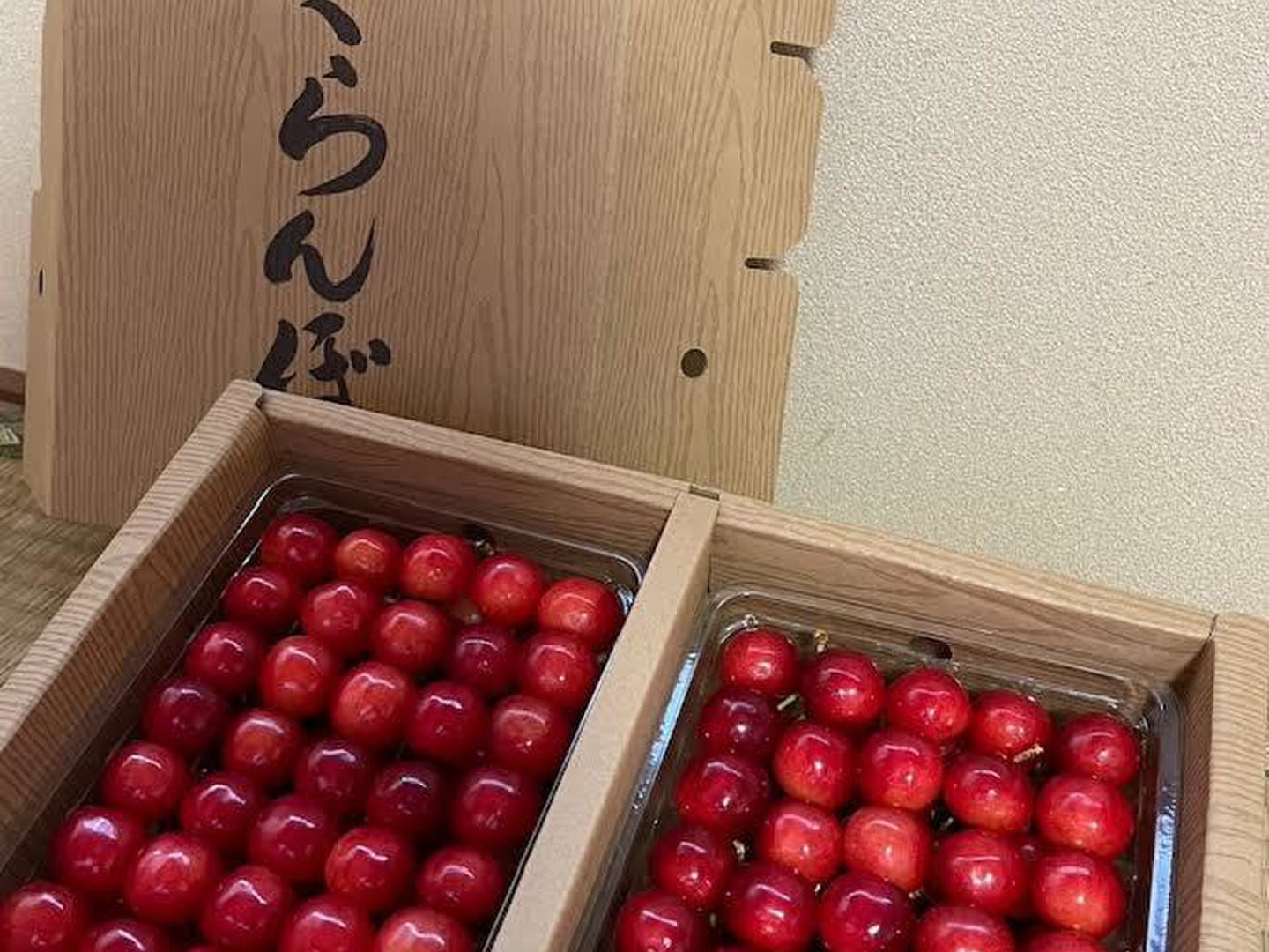 山形県産さくらんぼ　佐藤錦　　1kg 贈答用 ☆数量限定☆【特別価格！！！】山形県産 さくらんぼ 佐藤錦