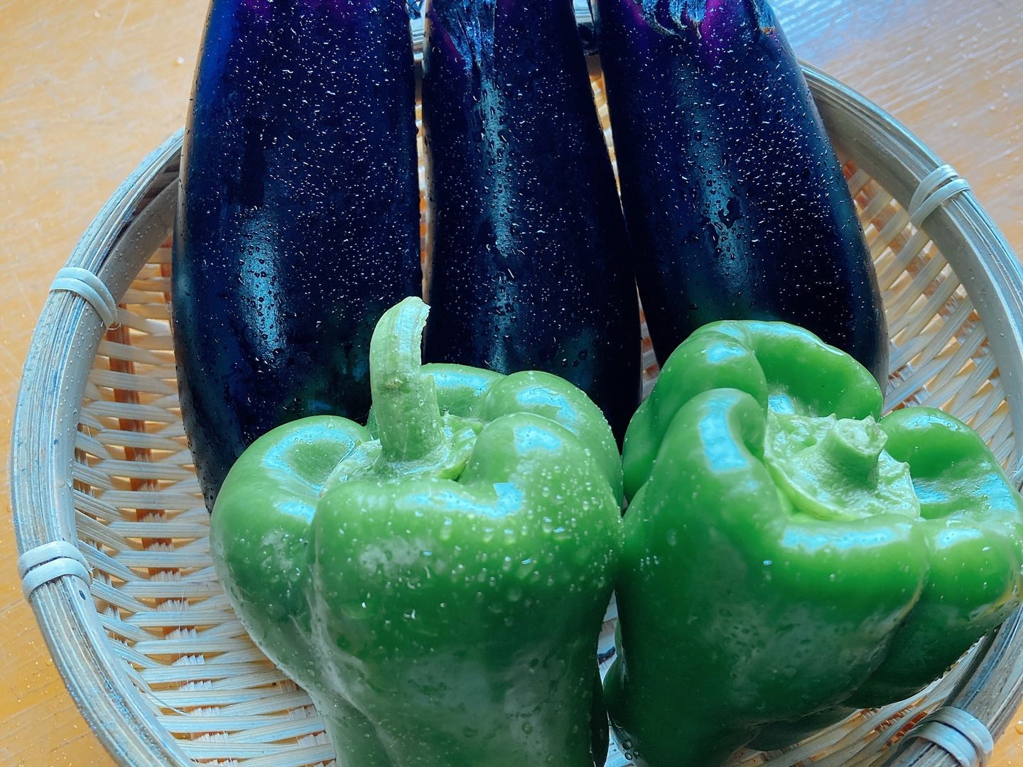 今が旬！>露地で育ったナスとピーマンのセット！：茨城県産の