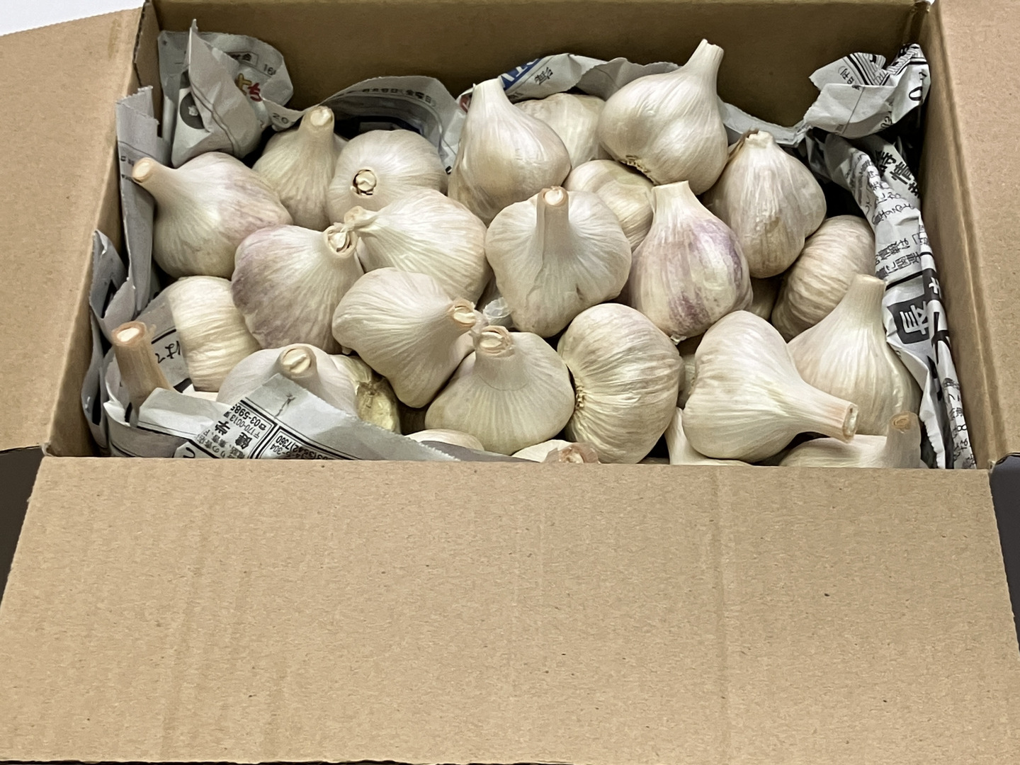 最新情報 新物 北海道産にんにく【ホワイト六片】1.8kg：北海道産のその他 野菜
