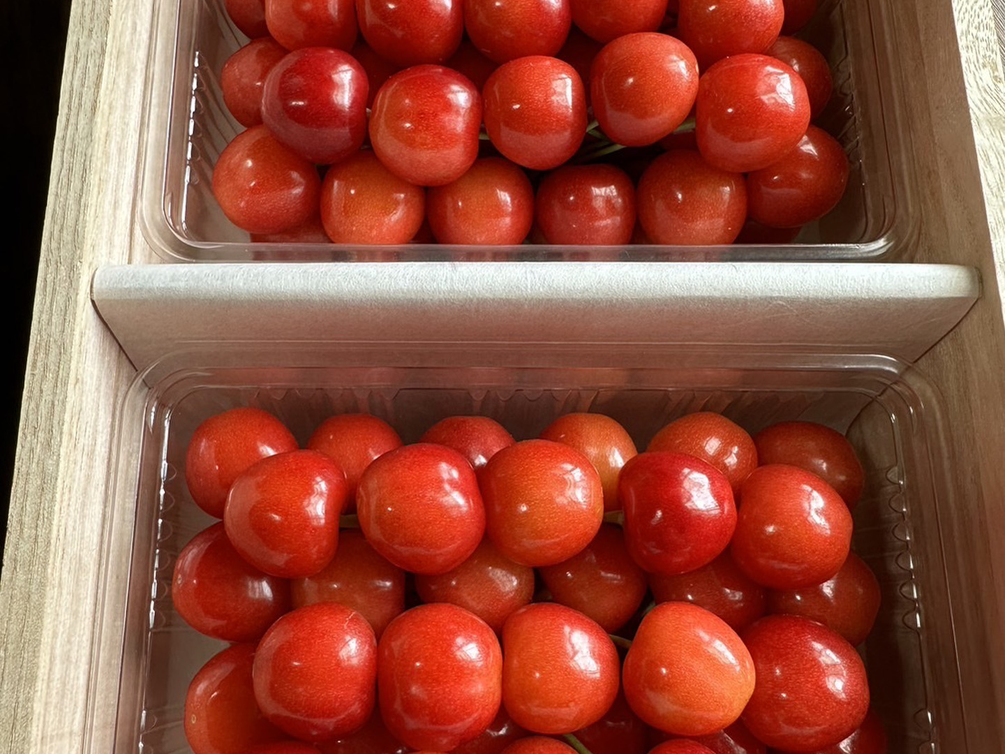 山形県産　紅秀峰 さくらんぼ 1kg 贈答用 Amazon.co.jp: 山形県産 ご家庭用 さくらんぼ 紅秀峰 1kg (M