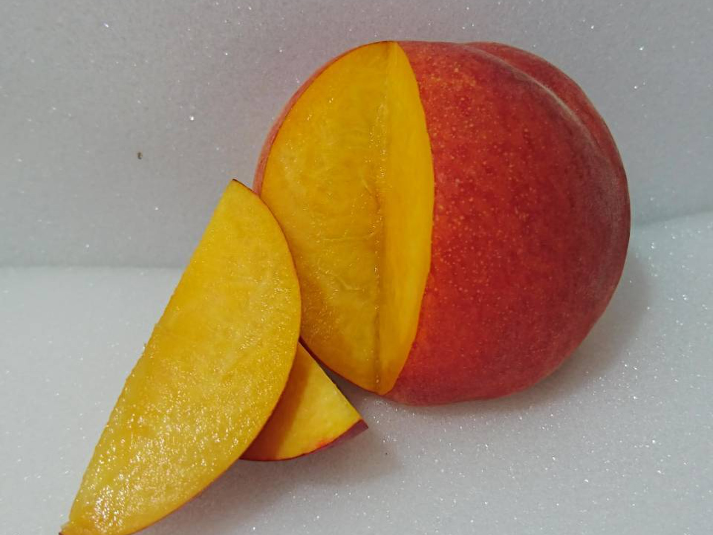 黄金桃 無袋 約3kg（7〜12玉） | はちや果樹園