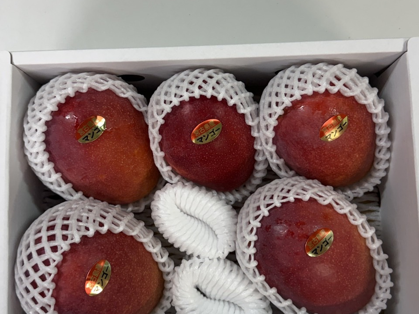 農家直送】宮古島産 完熟アップルマンゴー 贈答用約2kg（4〜6玉